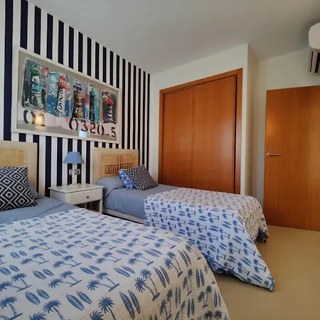 Hotel Pareado Con Jardin Privado En Urbanizacion