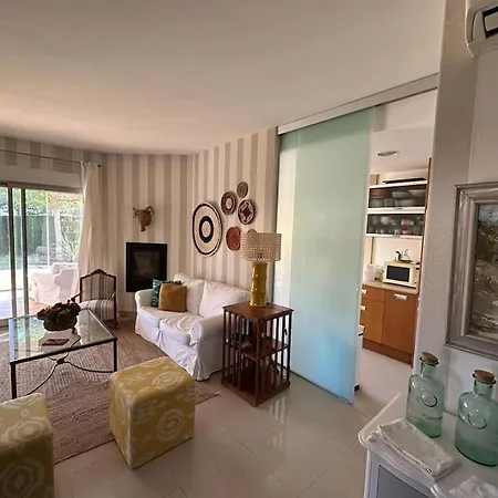 Hotel Pareado Con Jardin Privado En Urbanizacion Denia
