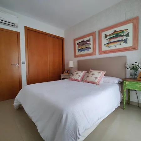 Hotel Pareado Con Jardin Privado En Urbanizacion Denia