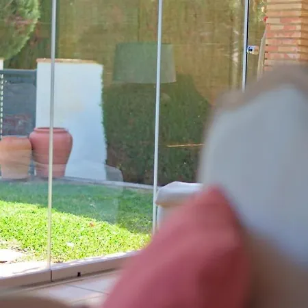 Pareado Con Jardin Privado En Urbanizacion Hotel Denia