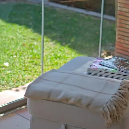 Pareado Con Jardin Privado En Urbanizacion Hotel